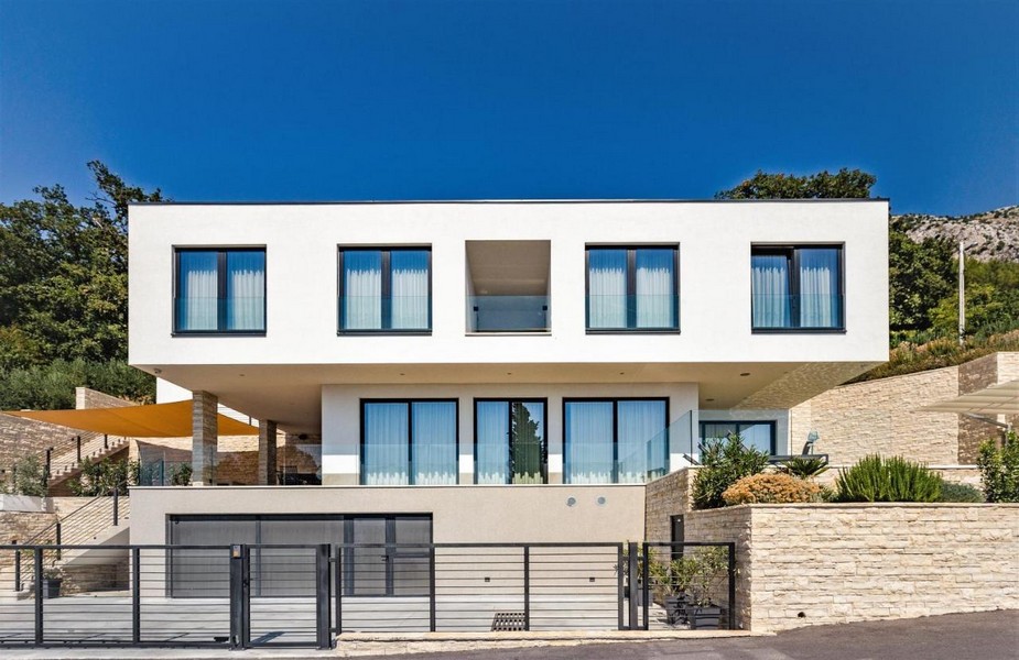 Lyxig fastighet H3389: modern villa i Omis.