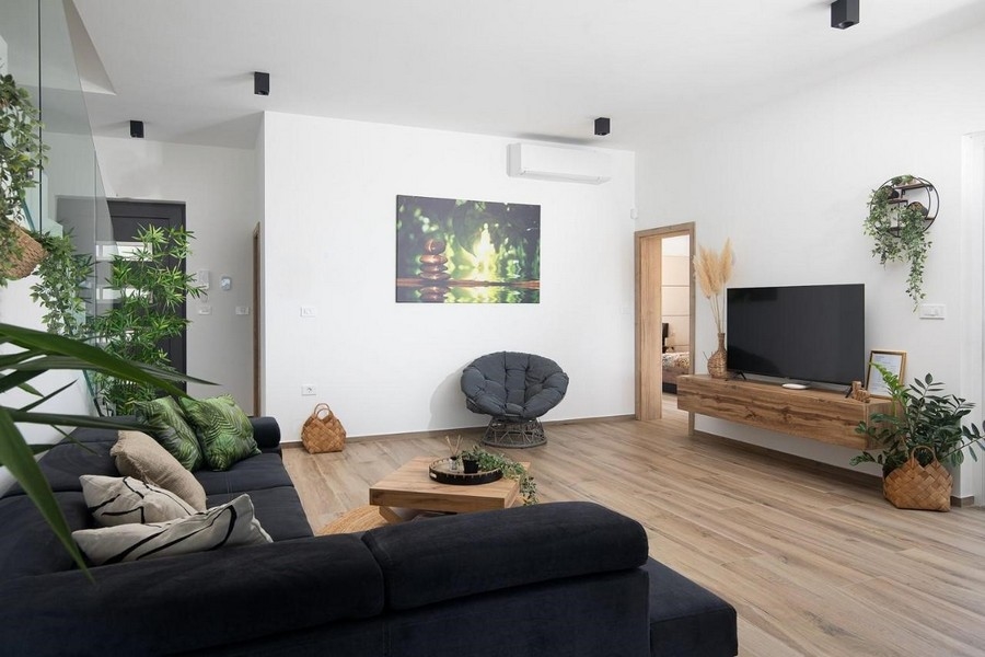 Det luftkonditionerade vardagsrummet.