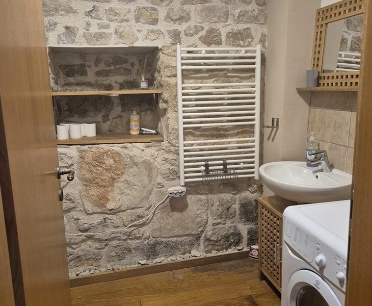 Badrummet i hus H3420 i Kroatien.