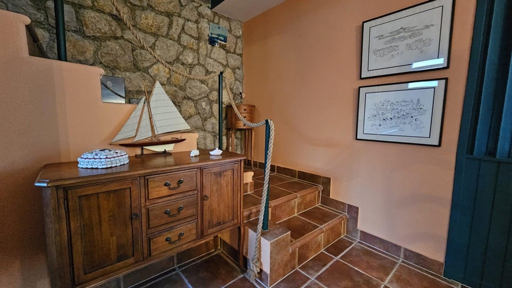 Trappa i huset, dekorerad med maritima inslag