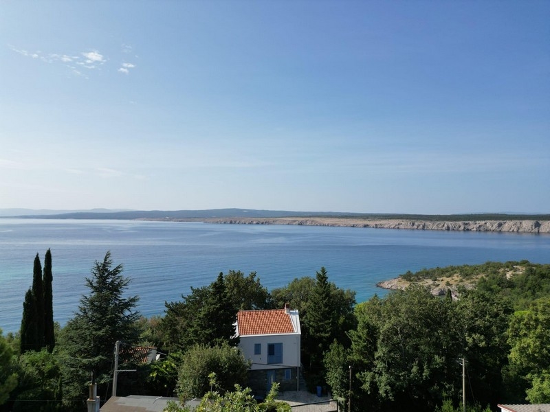 Havsutsikt över fastigheten H3422, som är till salu i Kroatien nära Jadranovo.