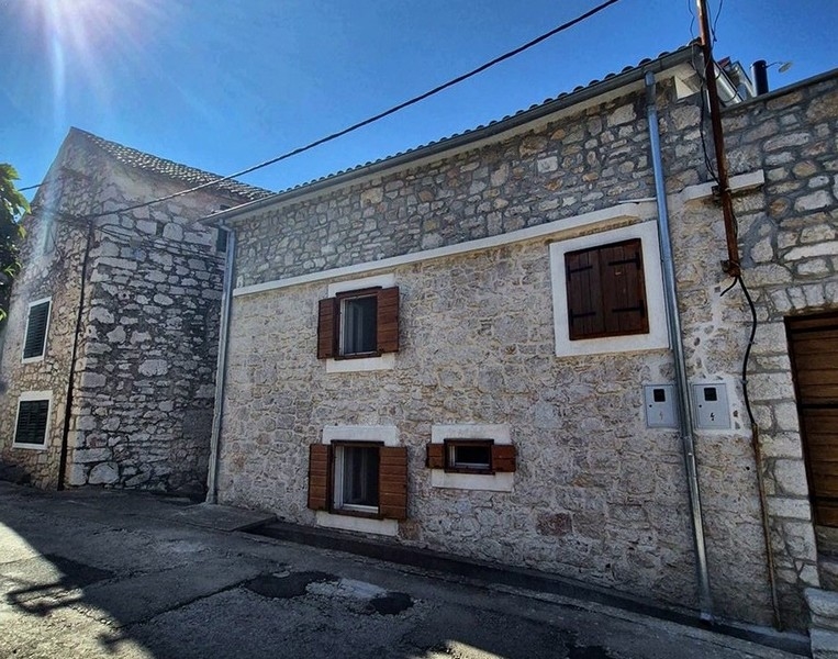 Medelhavshus i Murter till salu - Panorama Scouting Croatia.