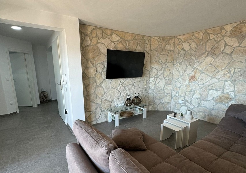 Vardagsrum med medelhavsinslag.