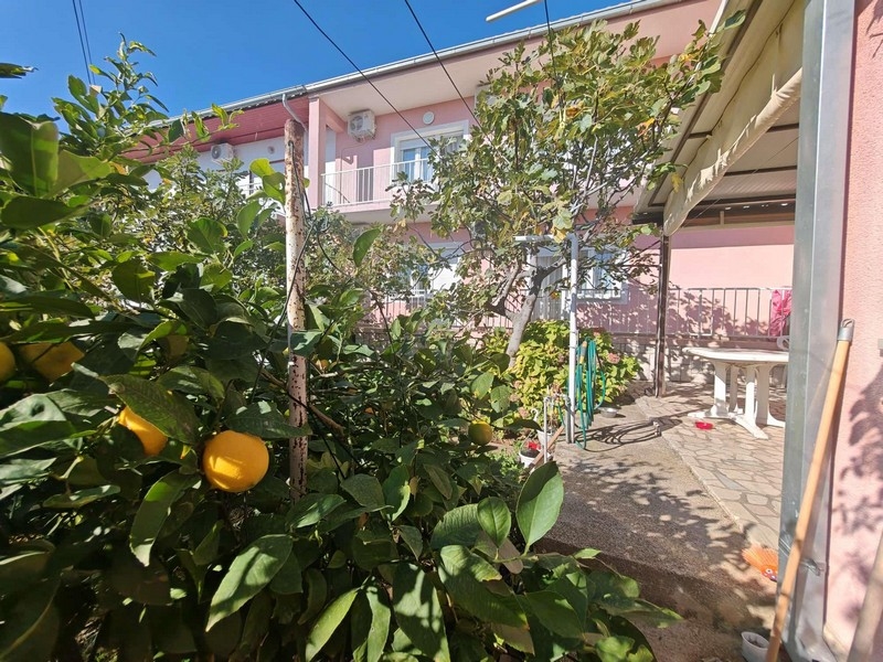 Parhus till salu i Kroatien - Panorama Scouting H3452