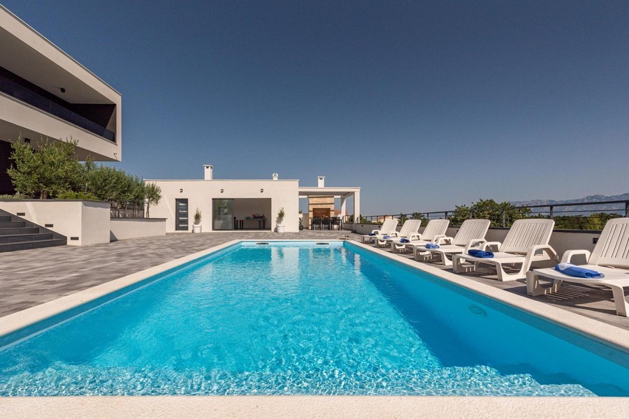 Pool i Villa H3468 i Kroatien - Panorama Scouting.