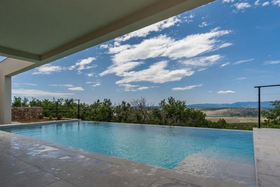 Köp en villa med pool i Kroatien - Panorama Scouting Property H3469.