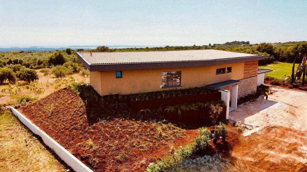 Havsutsikt och utsikt över Villa H3485 i Kroatien.