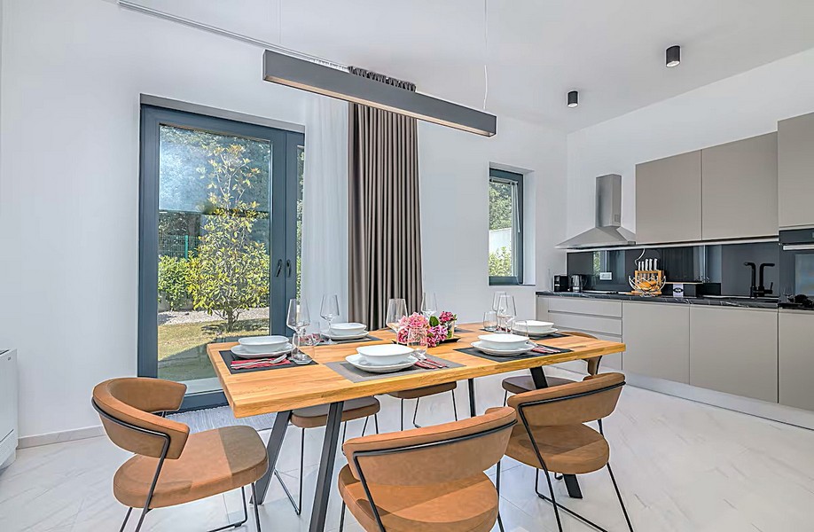 Modern matplats och kök