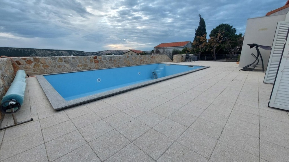 Modern pool med terrass och havsutsikt, fastighet H3491, Panorama Scouting