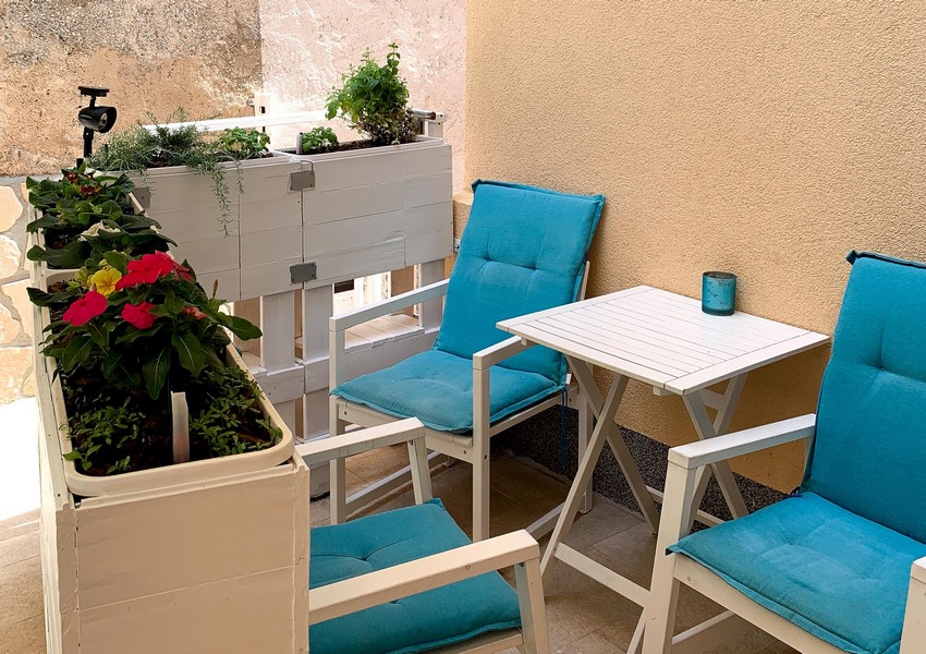 Terrass för fastigheten H3497, Baska, ön Krk.