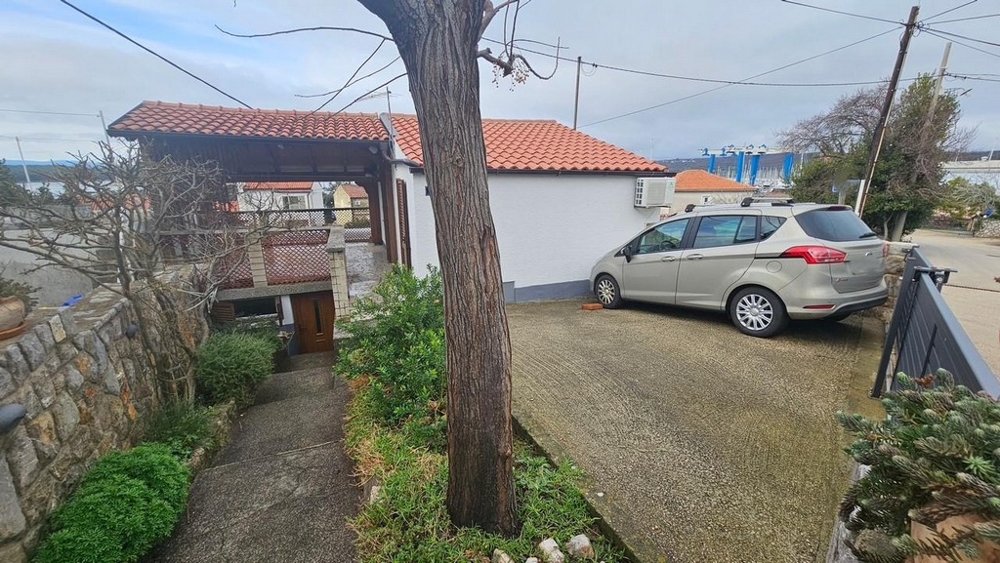 Köp ett hus på ön Krk i Kroatien - Panorama Scouting H3518.