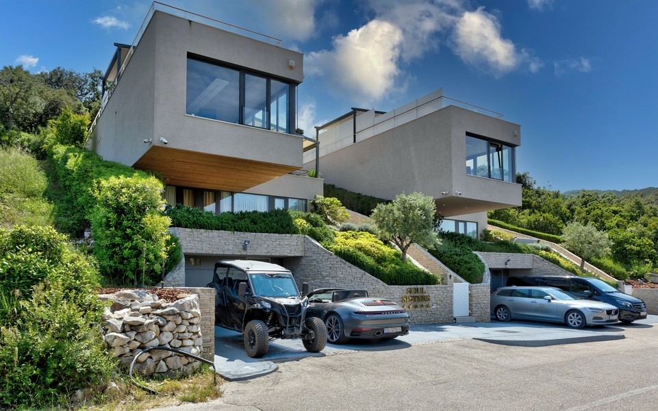 Fastigheter Korcula island - moderna lyxvillor till salu.