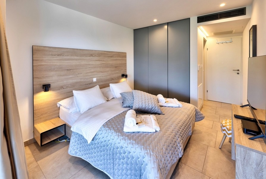 Högkvalitativt sovrum med modern design