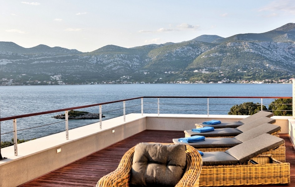 Havsutsikt från takterrassen på Villa H3532 nära Korcula, Dalmatien.