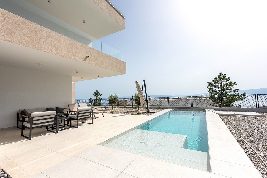 Hus med pool i Kostrena, Kroatien till salu - Panorama Scouting.