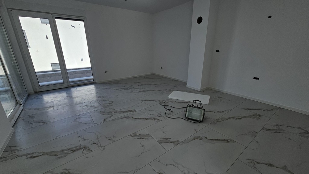 Vardagsrum med direkt utgång till terrassen