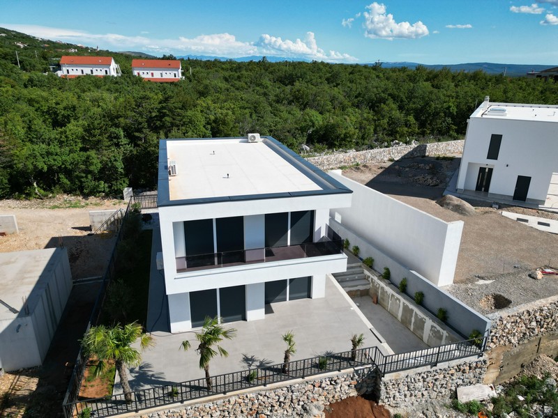 Vy bakifrån av huset med utsikt över Kvarnerbukten