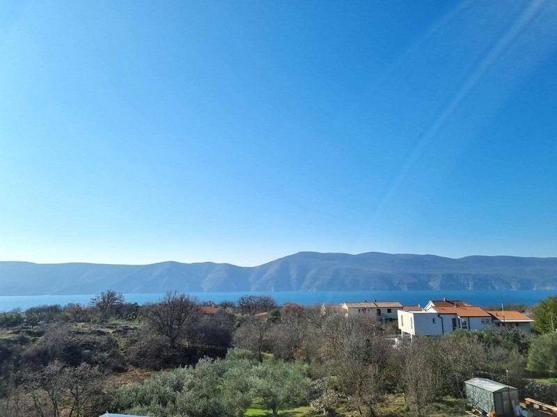 Havsutsikt över fastigheten H3557 på Krk i Kroatien - Panorama Scouting.