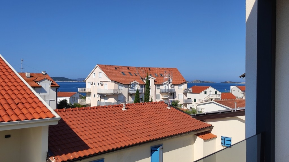 Entrén till huset H3569, som är till salu i Kroatien.