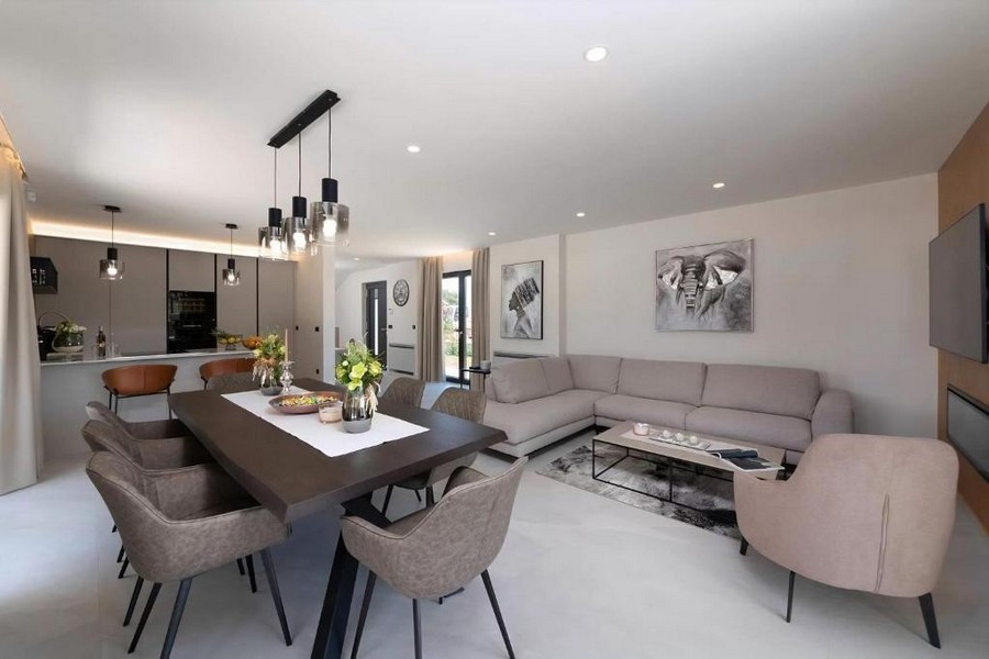 Rymligt vardagsrum och matplats