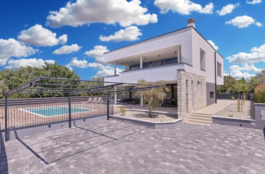 Exteriör av fastighet H3595 i Istrien.