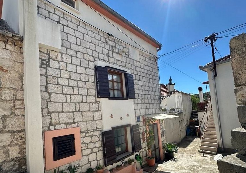 Köp radhus Kroatien - Panorama Scouting H3596.