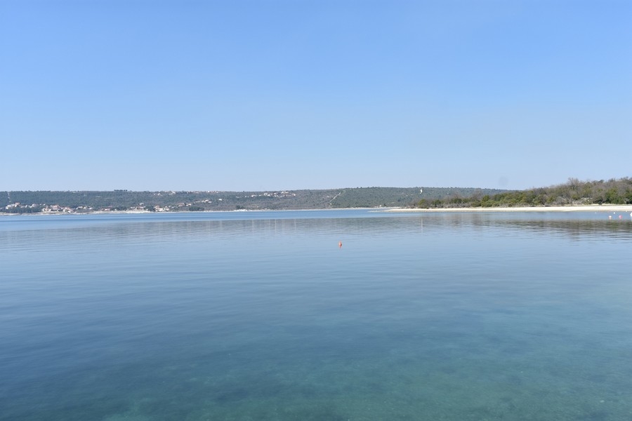 Vid utsikt över det lugna havet