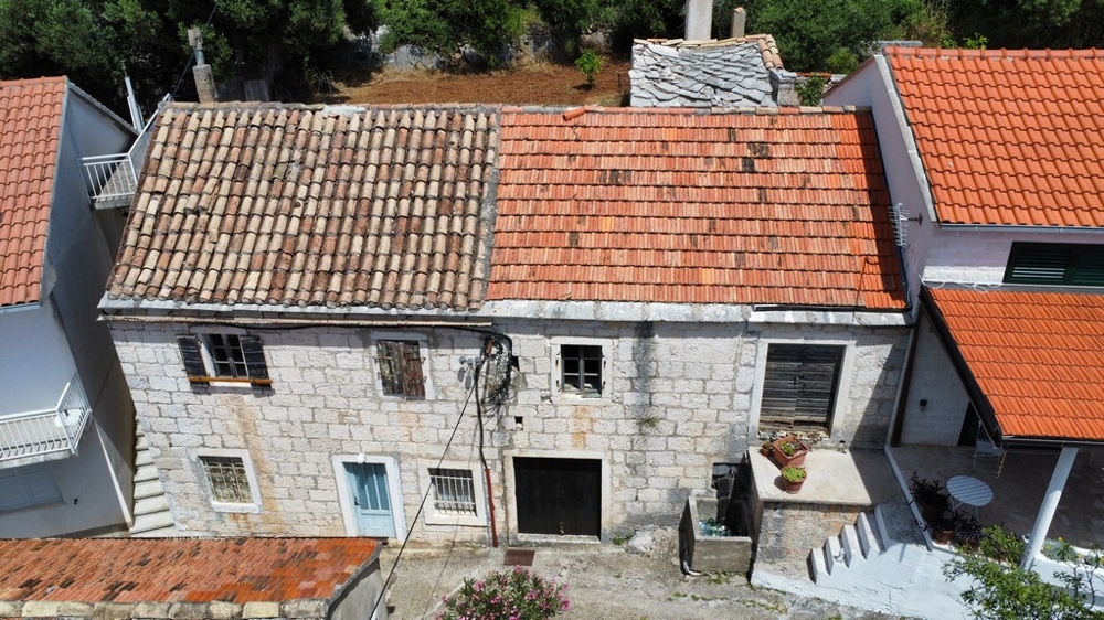 Köp ett gammalt stenhus för renovering i Kroatien - Panorama Scouting.