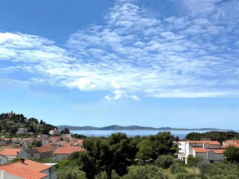 Parhus H3604 till salu i Tribunj nära Sibenik.