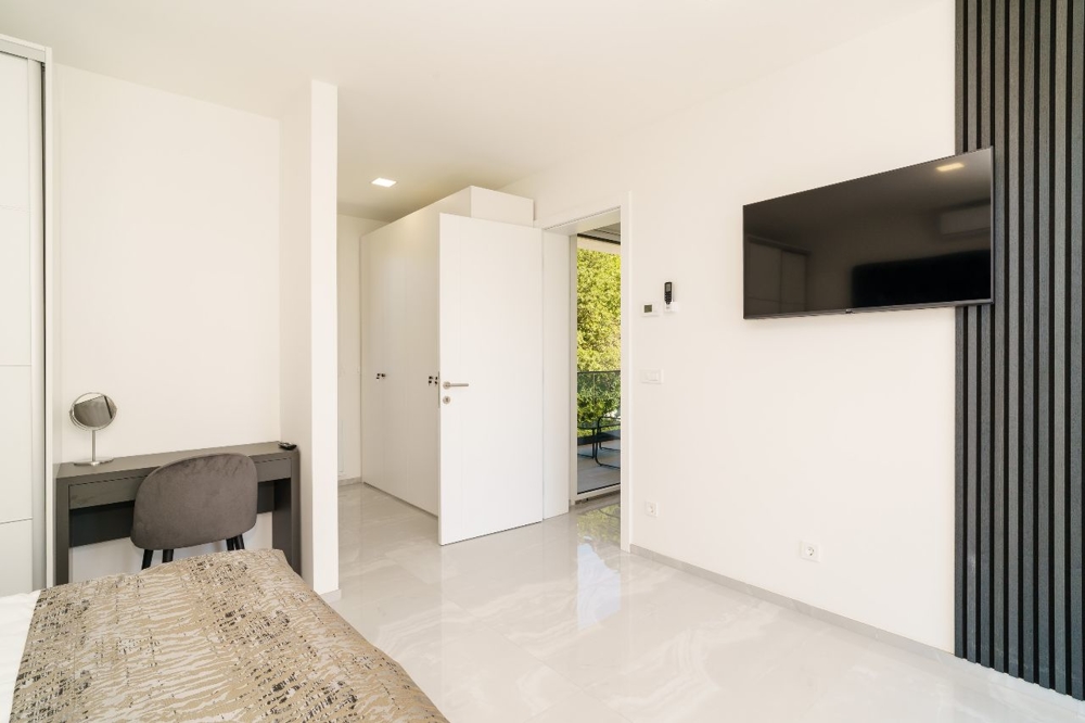 Sovrum med utgång till balkong