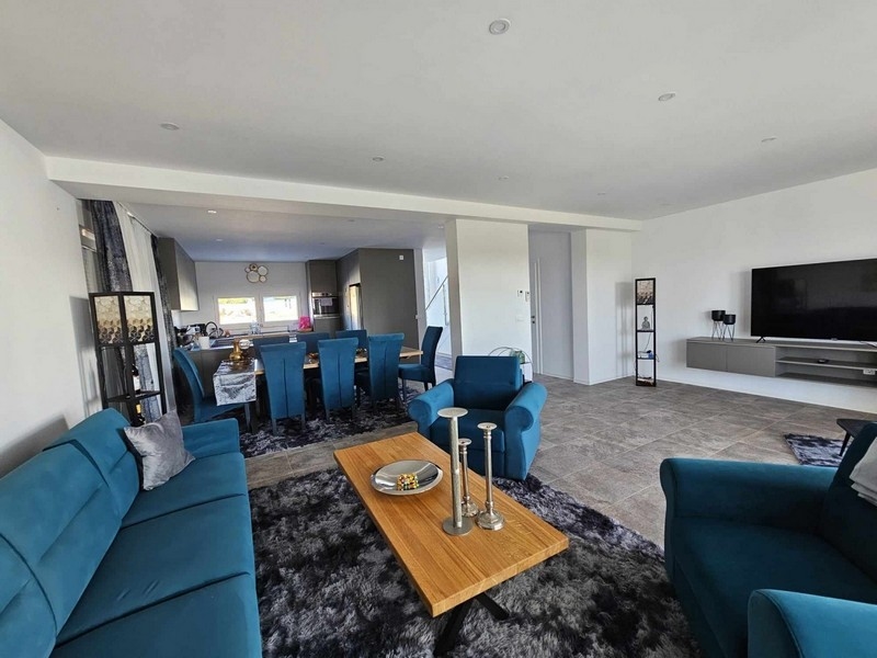 Öppet vardagsrum och matplats