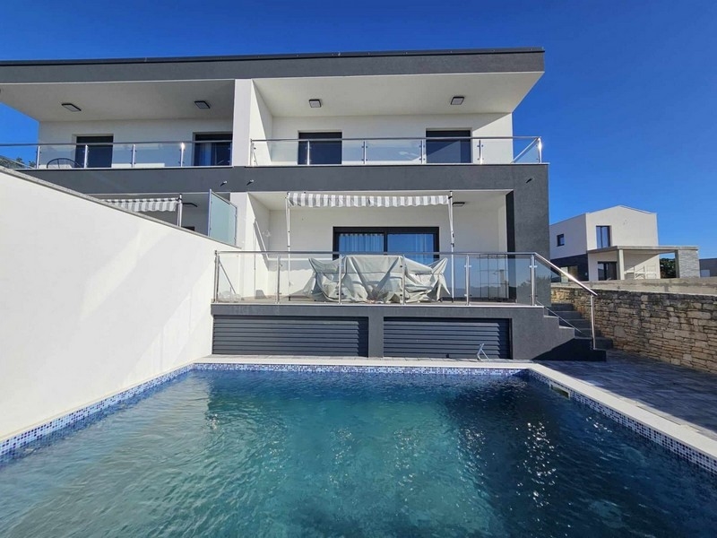 Fastigheter i Istrien - med pool och havsutsikt på Panorama Scouting.