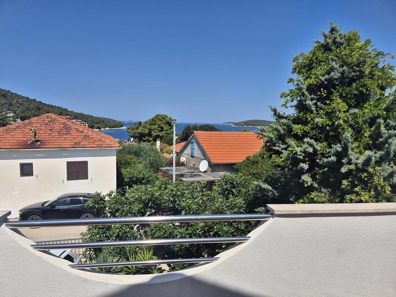 Havsutsikt från övervåningen i hus H3617 nära Rogoznica i Kroatien - Panorama Scouting.