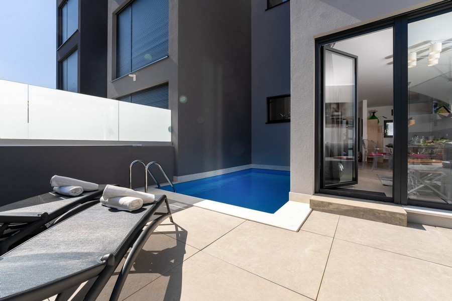 Modernt hus med pool till salu i Kroatien - Panorama Scouting.