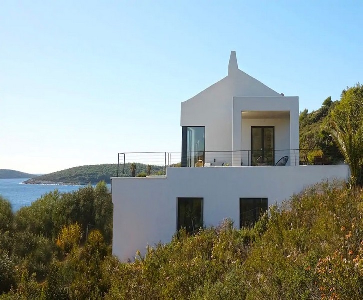 Modern villa på Vis med havsutsikt