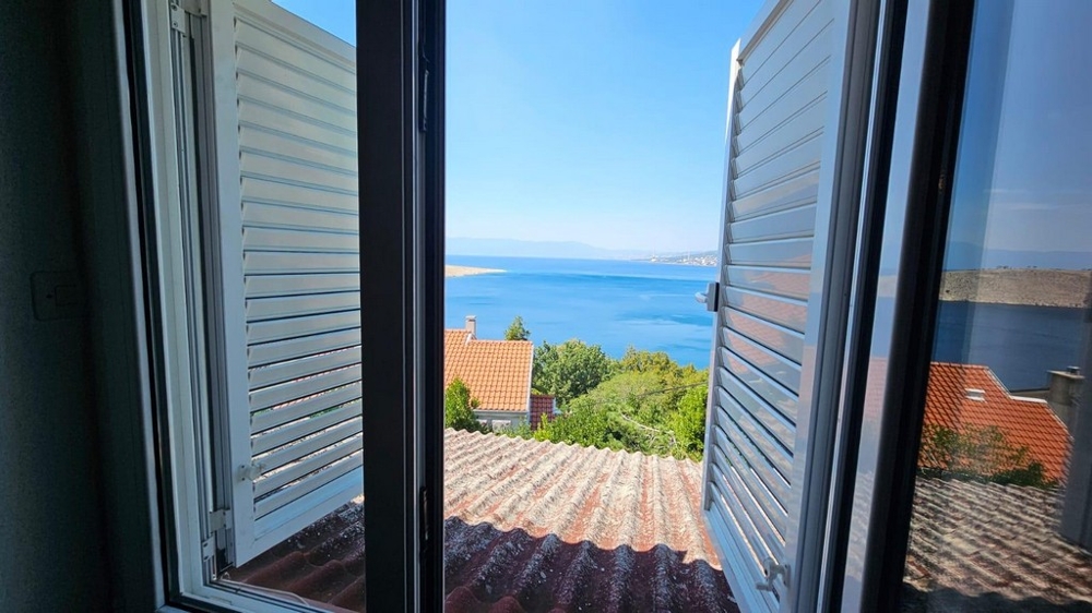 Fönsterutsikt över havet