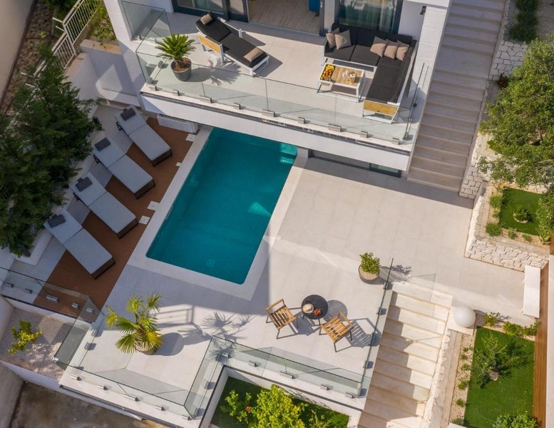 Köp en lyxvilla med pool i Kroatien - Panorama Scouting H3662.