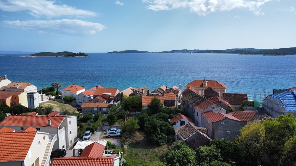 Panorama över havet och öarna i Orebic