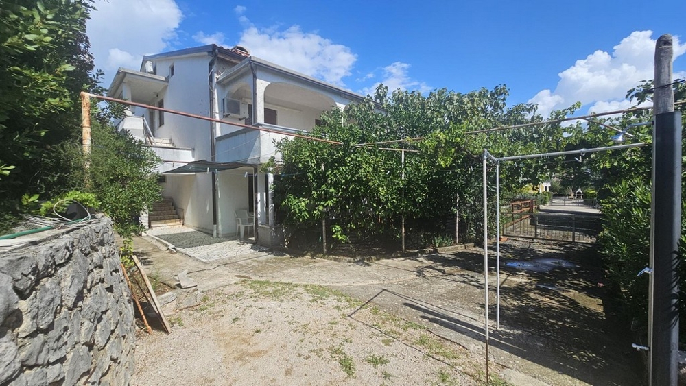 Parhus till salu på ön Krk i Kroatien - Panorama Scouting H3697.