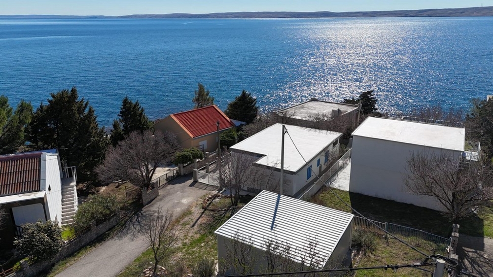 Hus i första raden till havet i Lukovo Sugarje