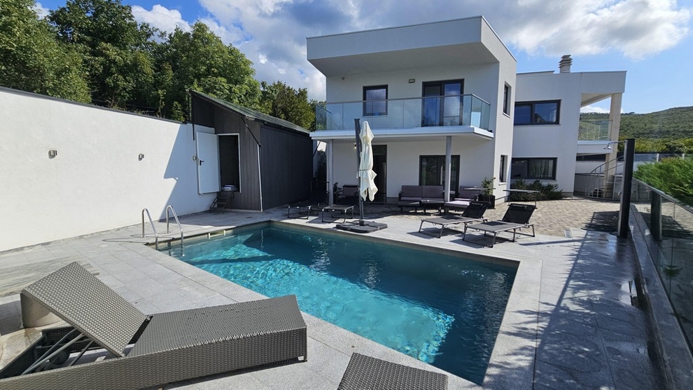 Köp villa Crikvenica - H3703.