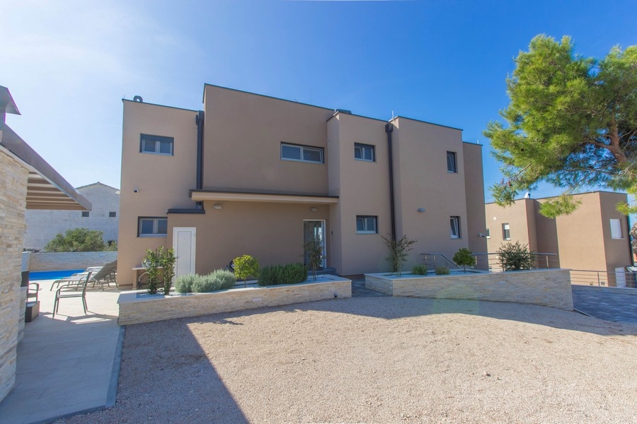 Köp en villa på ön Murter i Kroatien - Panorama Scouting H3715.