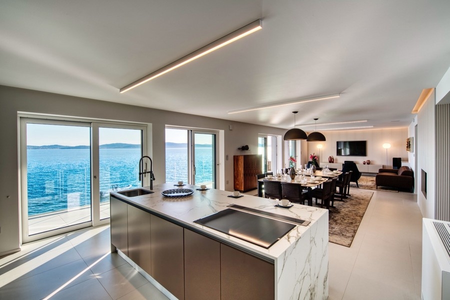 Havsutsikt från köket.