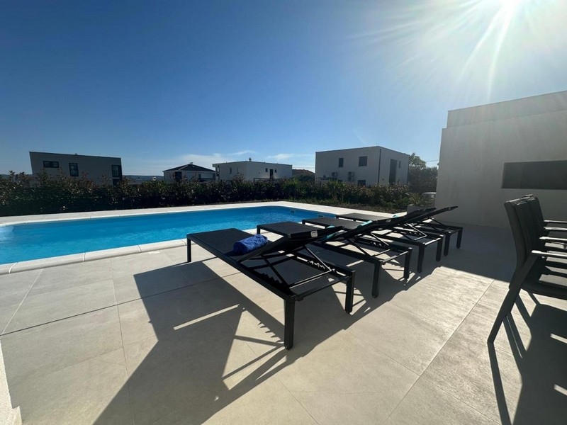 Villa med pool till salu - Panorama Scouting.