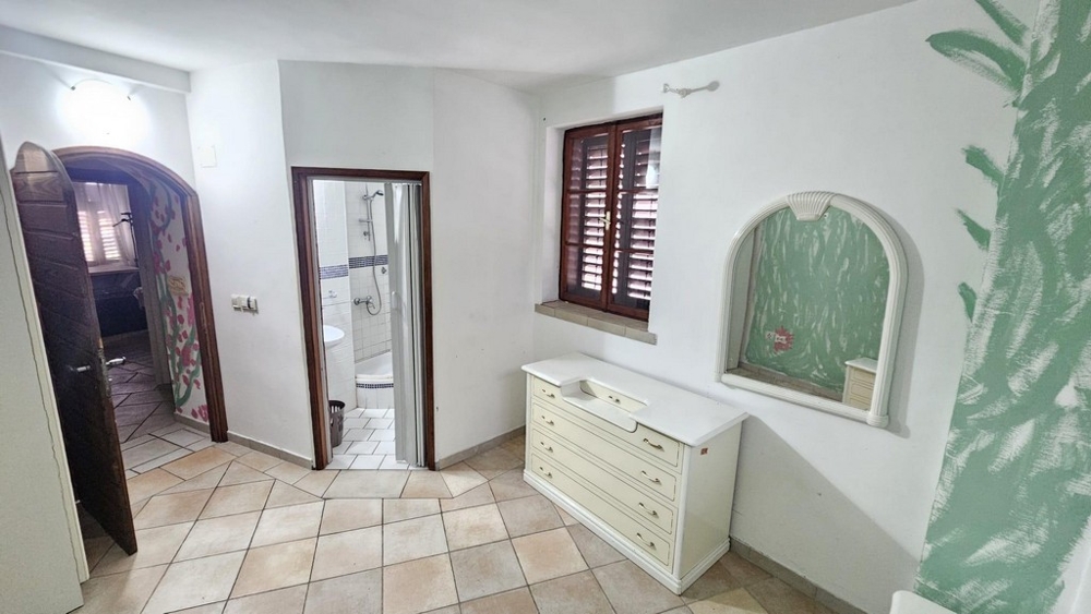 Förrum med tillgång till badrum