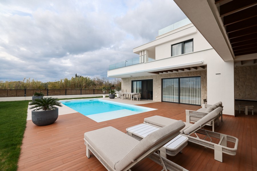 Köp en lyxig villa nära Zadar i Kroatien - Panorama Scouting H3760