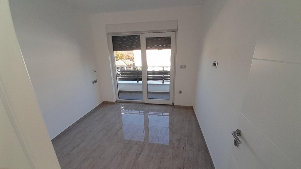 Sovrum med tillgång till balkong