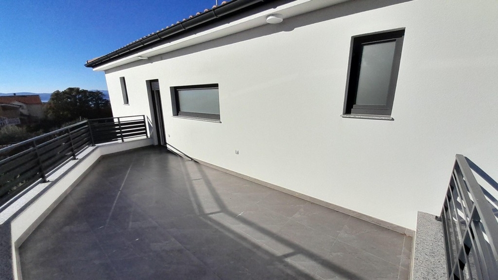 Stor balkong på övervåningen