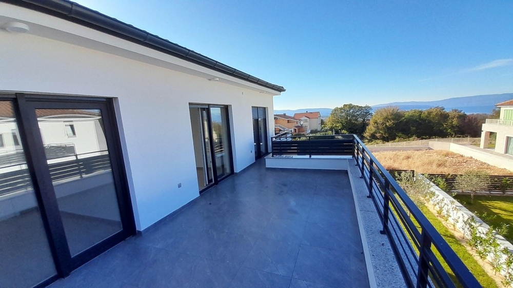 Havsutsikt över fastighet H3772 på ön Krk i Kroatien.