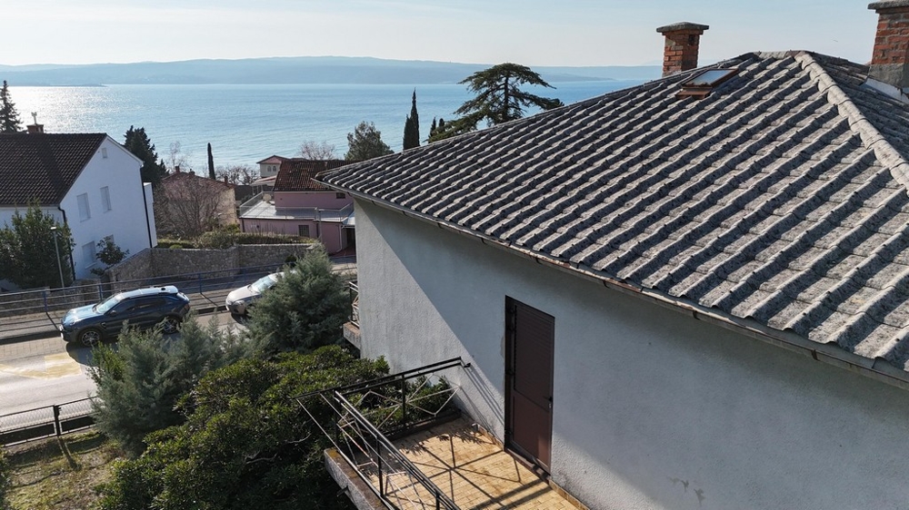 Havsutsikt över hus H3784 i Crikvenica, Kroatien.